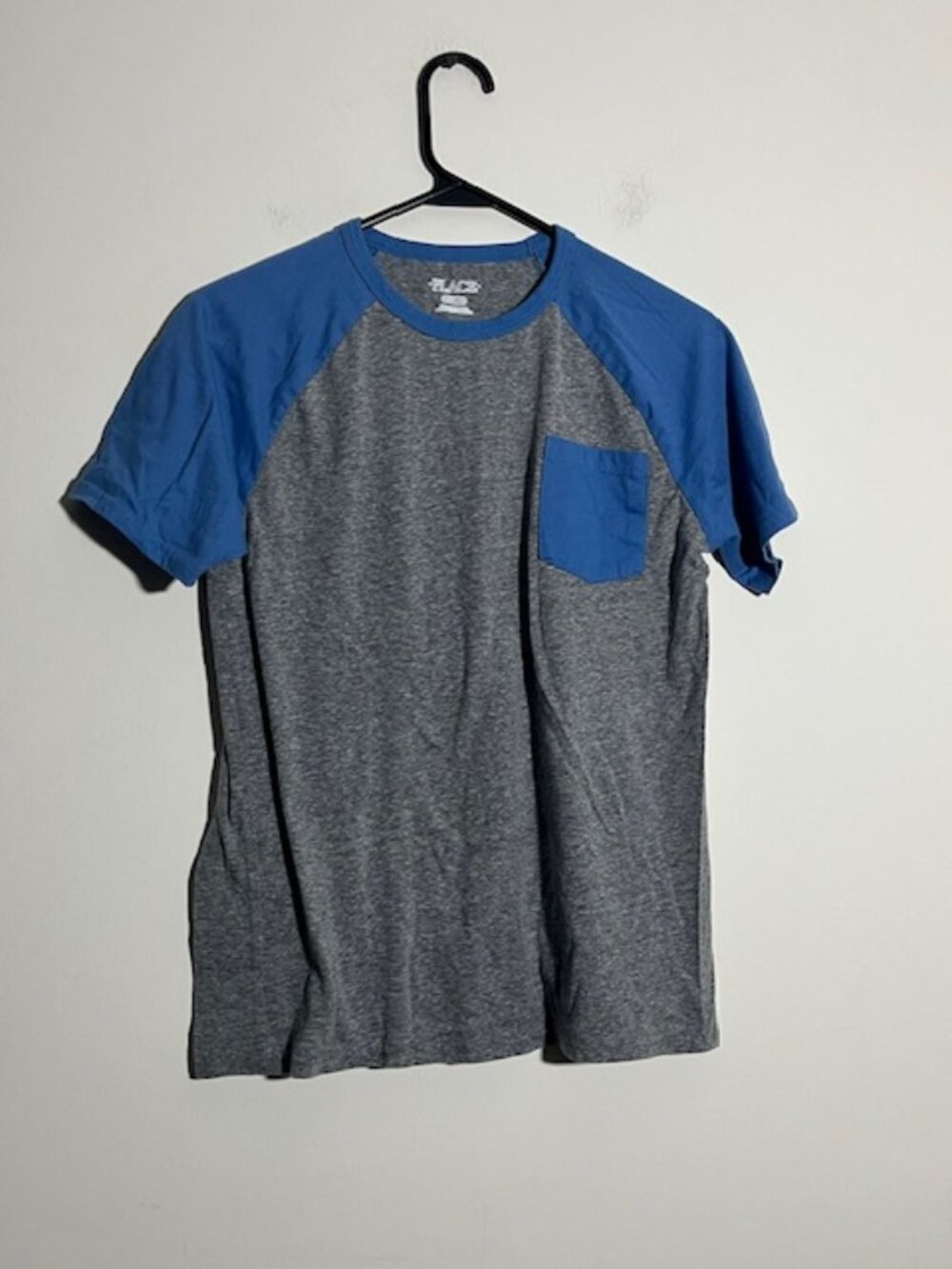 Place Gray and Blue T-Shirt Size Youth XL